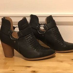 Seychelles Impossible Women’s Booties - Size 9